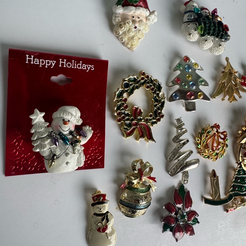 Christmas Holiday Winter Vintage to Now Brooch Jewelry Lot Craft Supplies - Picture 5 of 10